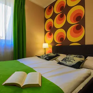  Hostel Glow